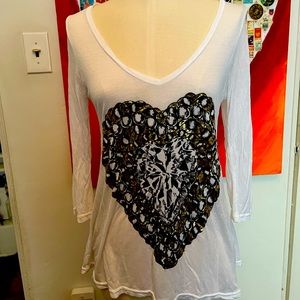 Lauren Moshi chain heart graphic tee shirt, small